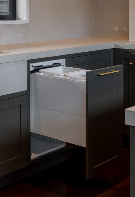 hideaway bins high end queenstown kitchen 1b
